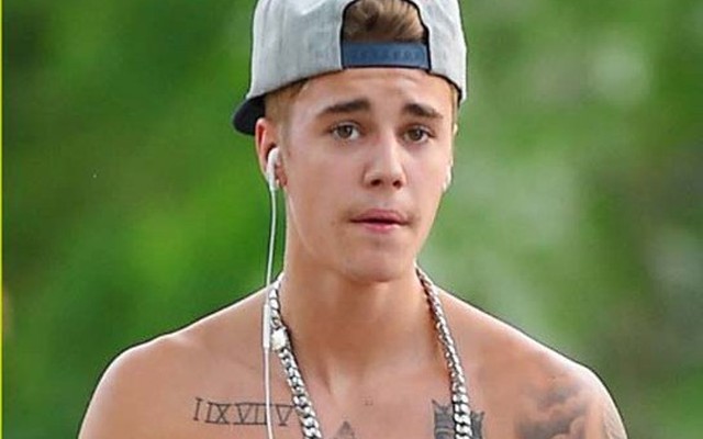 Clip Justin Bieber kỳ thị chủng tộc được trả giá 21.8 tỷ đồng