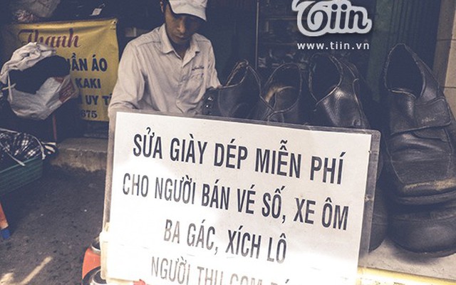 Gặp anh thợ sửa giày dép miễn phí cho người nghèo ở Sài Gòn
