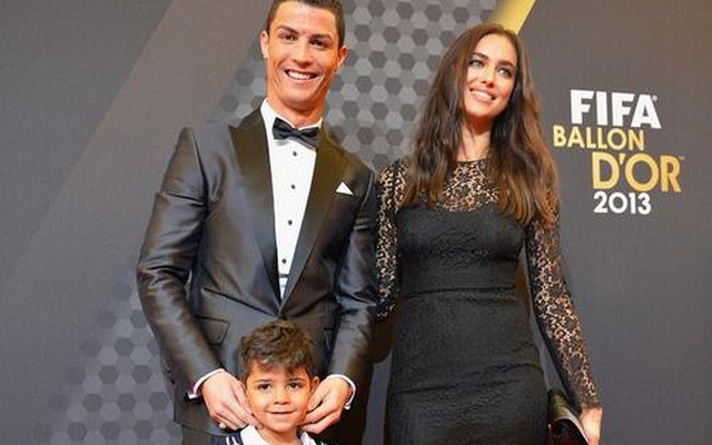 Ronaldo “rải tiền” hậu Quả bóng Vàng 2013