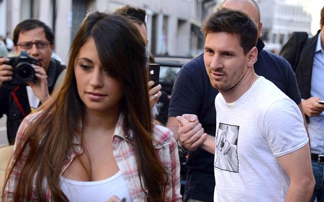 Hậu trường Argentina dậy sóng vì bạn gái Messi và Romero