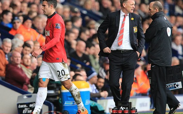 TIN NÓNG SÁNG 10/3: Van Persie chê David Moyes là “phế phẩm”