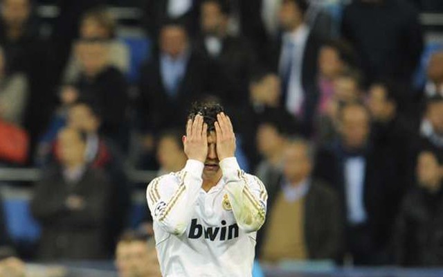 Ham Giầy vàng, Cris Ronaldo dính chấn thương