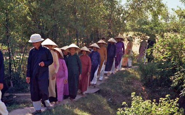 Ảnh hiếm: Đám cưới gần vĩ tuyến 17 năm 1969