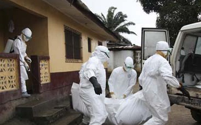 Vì sao ngay cả nhân viên y tế cũng chết vì virus Ebola?