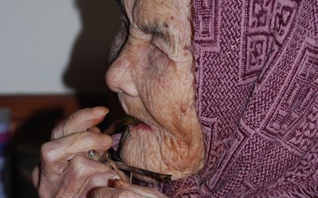 Vĩnh Phúc: Bà cụ 110 tuổi chỉ tắm bằng nước lạnh