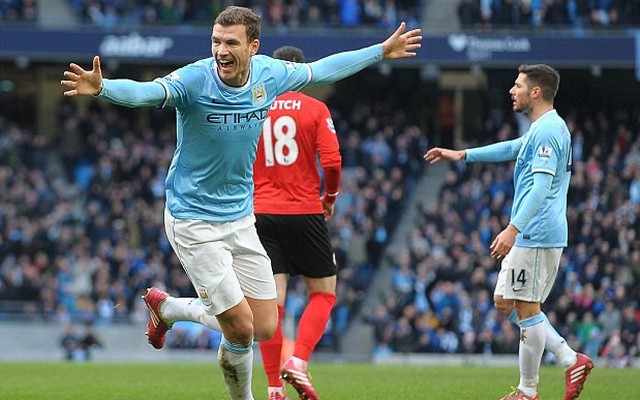 Hàng công siêu “khủng”, Man City vượt ngưỡng 100 bàn