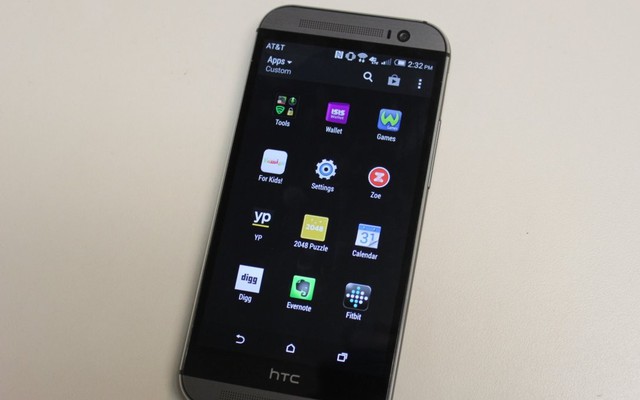 Vừa ra mắt, HTC One M8 bị tra tấn không thương tiếc