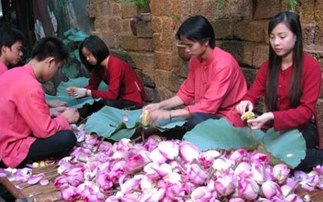 Siêu phẩm Hà thành: 1.000 bông sen ướp 1 kg trà