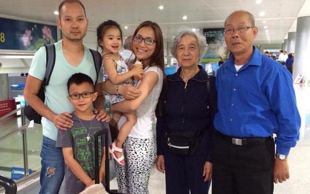 Cả gia đình chồng về Việt Nam ủng hộ Hồng Ngọc