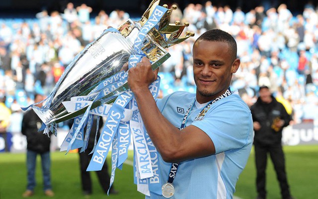 Man City "thưởng nóng" Kompany 65 triệu bảng