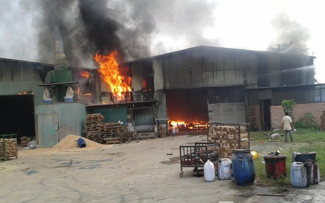 Cháy lớn lại xảy ra tại nhà máy chế biến gỗ ở Gia Lai