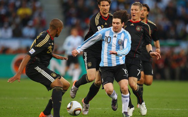 Đức vs Argentina: Khi 2 trường phái đảo chiều