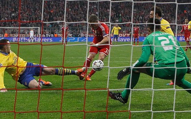 Nghi án "bán độ" trong trận Bayern 1-1 Arsenal