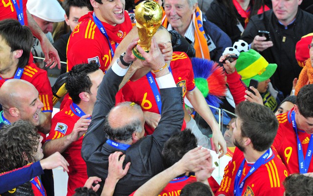 Tây Ban Nha “bơi” trong tiền nếu vô địch World Cup 2014