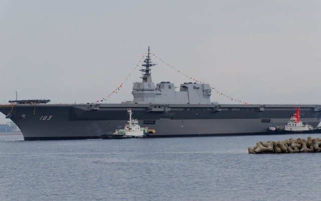 Nhật đang lắp đặt thiết bị và vũ khí trên tàu sân bay 22DDH Izumo