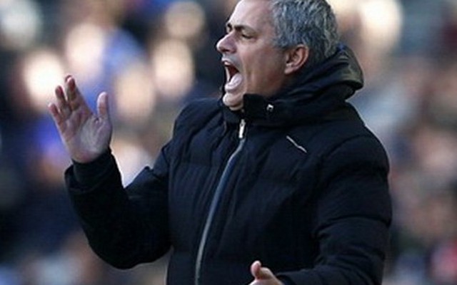 Mourinho và bí mật trong giờ nghỉ trận thắng Fulham