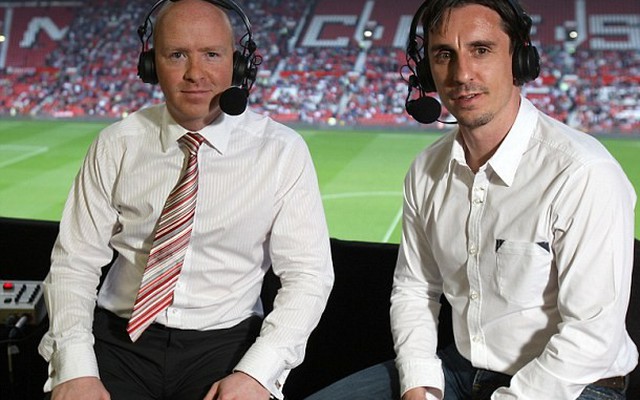 Gary Neville muốn chiếm “chiếc ghế nóng” của David Moyes