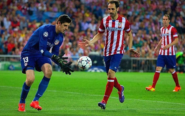 Đụng Chelsea, Atletico mất “siêu nhân” trước Barca