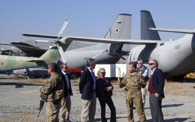 Afghanistan đem 16 máy bay giá 500 triệu USD đi bán... sắt vụn
