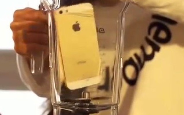 Clip Anh không đòi quà version 2 gây sốc: Xay nát iPhone 5S