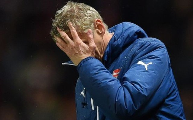 Wenger bị chê "không biết gì" về bóng đá