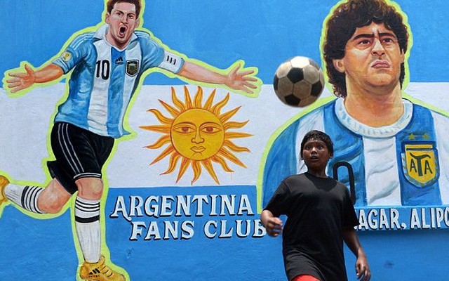Messi và cái bóng vĩ đại của Maradona