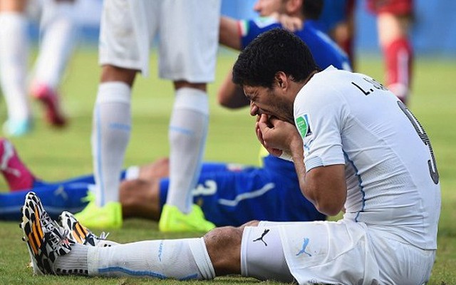 Suarez hứa "không cắn" nữa