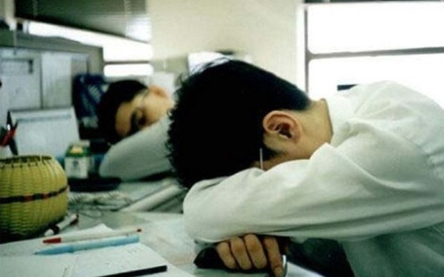 Chuyên gia quản trị nhân sự: “Quy định cấm ngủ trưa là hạ sách”