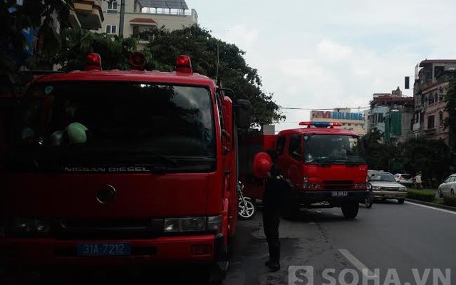Hóa vàng đầu tháng, cháy nhà 4 tầng tại Hà Nội