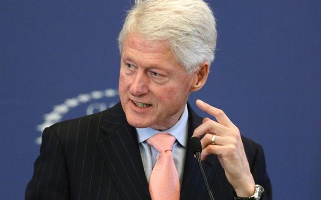 Cựu Tổng thống Bill Clinton đập phá đồ đạc vì FIFA