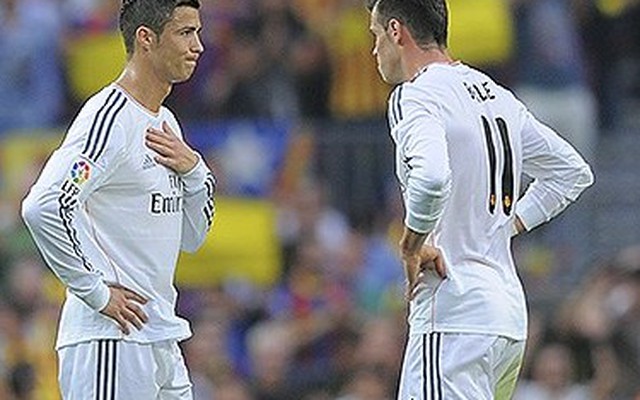 Ronaldo "xả thân" không để Bale... ghi bàn