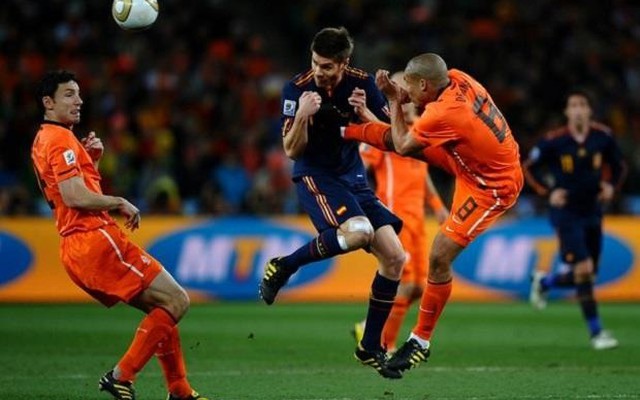 Tây Ban Nha vs Hà Lan: Khi Van Gaal chấp nhận chơi thực dụng