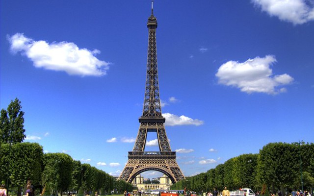 Căn hộ bí mật trên đỉnh tháp Eiffel