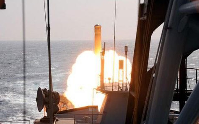 Sức mạnh chiến hạm INS Kolkata khi kết hợp với tên lửa BrahMos