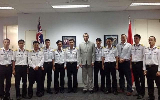 10 sĩ quan Hải quân Việt Nam sang Australia dự khóa học “Bảo toàn sức sống tàu chiến”