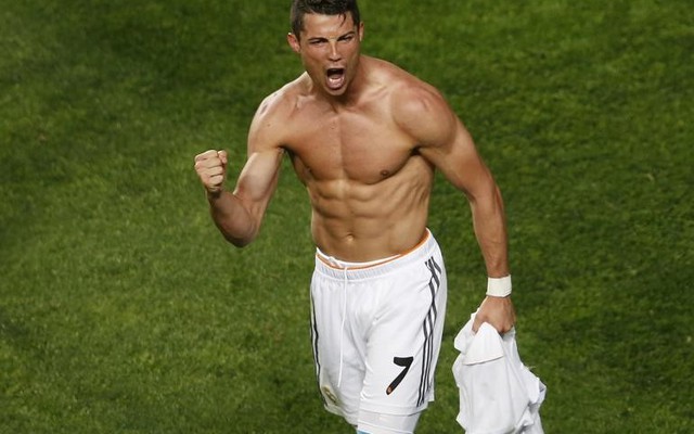 Chăm cởi áo, Cris Ronaldo hấp dẫn nhất thế giới