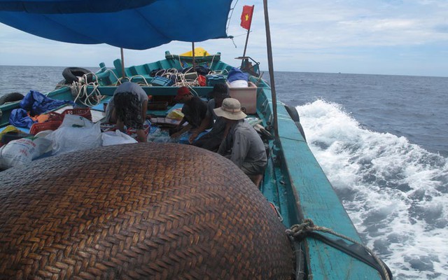 Ngư dân Việt thẳng tiến Hoàng Sa