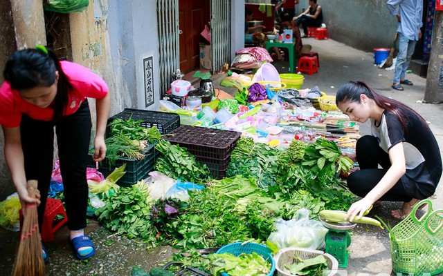 Cuộc sống thật đằng sau vỏ bọc Hoa hậu của Ngọc Hân