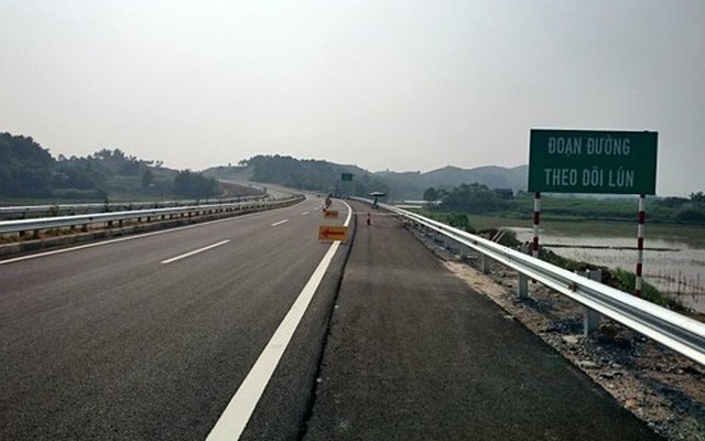 Cao tốc dài nhất VN vừa thông xe đã nứt: Bộ trưởng Thăng nói gì?