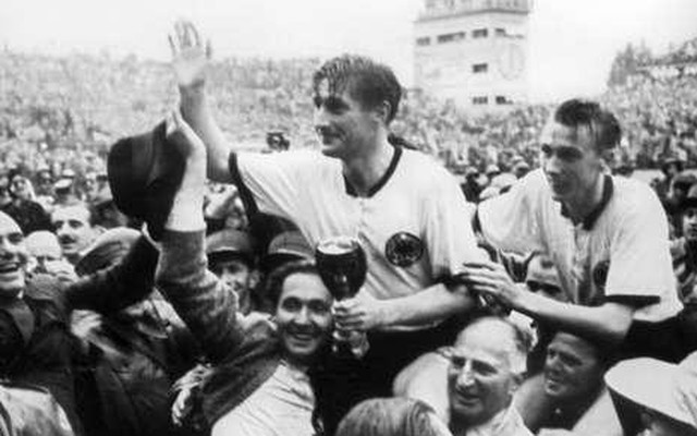 World Cup 1954: Doping, Adidas và "Phép màu ở Bern"