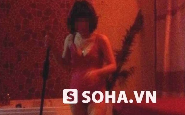 Ở massage VIP: "Em vào tắm chung với anh nhé"