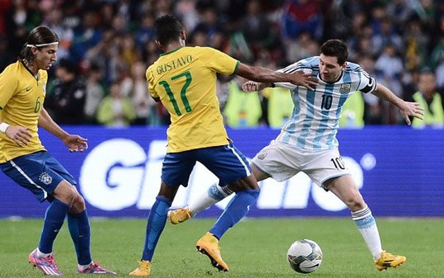 Messi sút hỏng 11m, Argentina thua đau Brazil