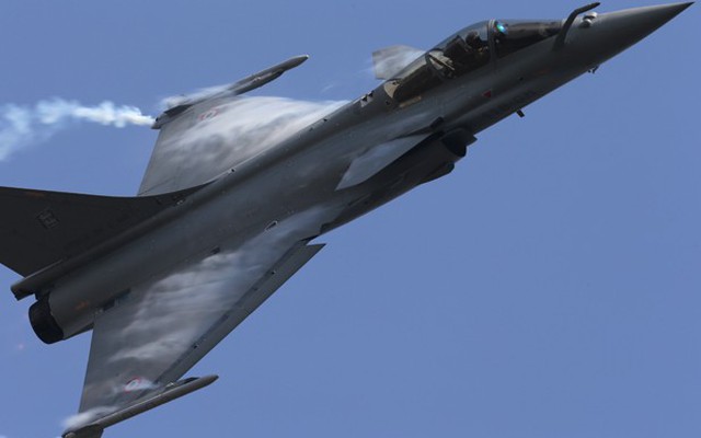 Chiến đấu cơ Rafale so tài Su-30MKI: Ai sẽ thắng?