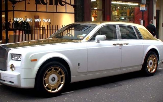 Rolls Royce Phantom bọc 120kg vàng khối và đá quý trị giá 170 tỷ