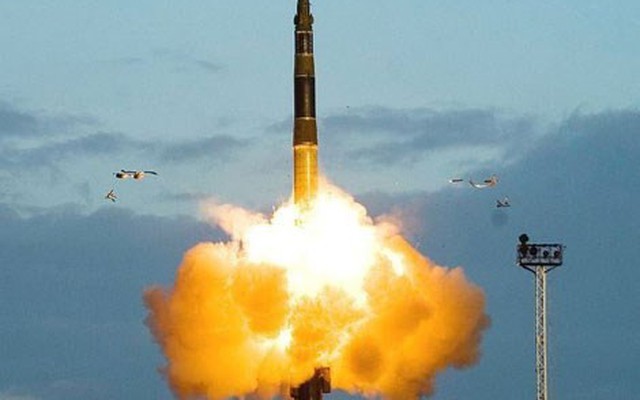 Nga sắp trang bị tên lửa đường đạn tối tân RS-26 Rubezh