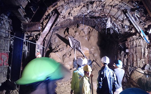 Sập hầm thủy điện: Mũi khoan còn cách chỗ nạn nhân bị kẹt 30 mét