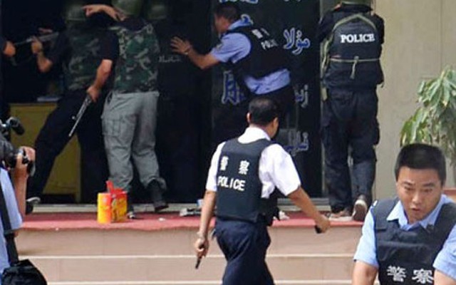 59 kẻ khủng bố, 37 dân thường chết trong vụ tấn công ở Tân Cương
