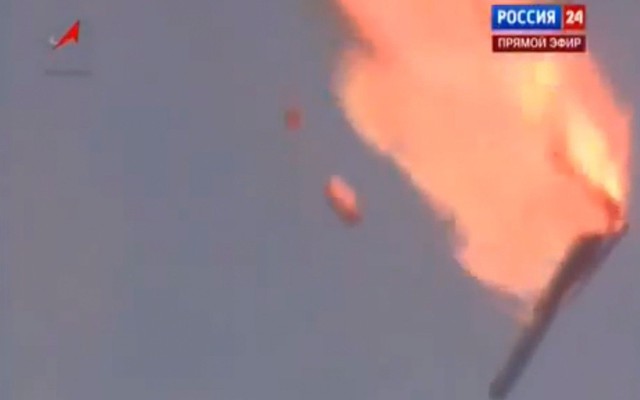Tên lửa Nga nổ trên bầu trời Trung Quốc