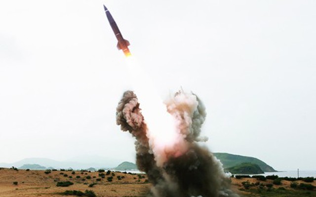 Hàn Quốc: Triều Tiên phát triển tên lửa hạt nhân chiến thuật