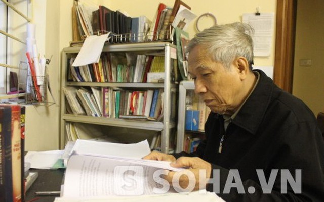 Bí quyết giỏi 5 ngoại ngữ của ông giáo “khùng” 82 tuổi